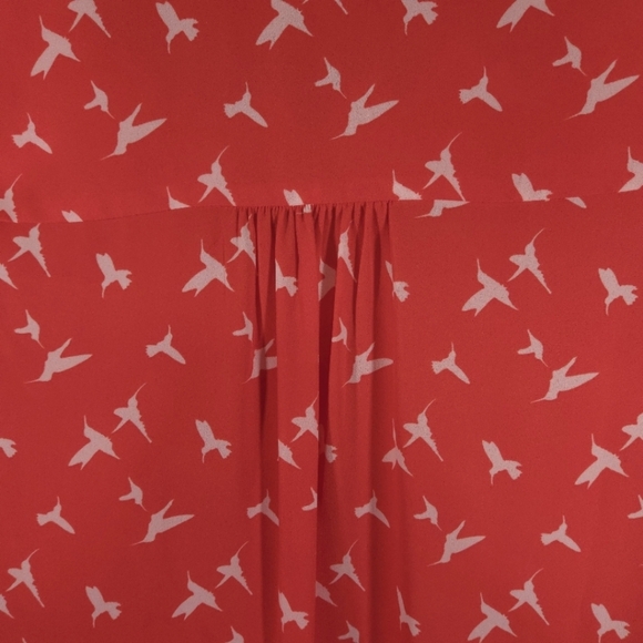 Karen Kane Asymmetric Blouse Hummingbird Design Angel Sleeve High Low Size Med - Picture 9 of 12